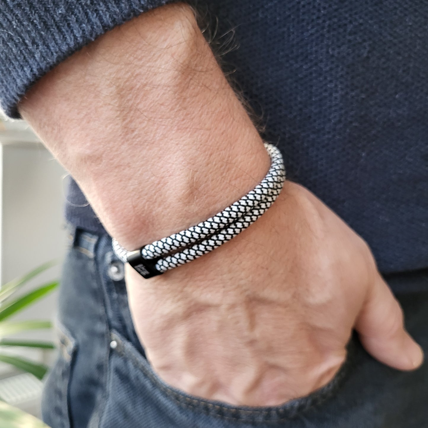 Black & White Karoo Earth Rope Adjustable Paracord Bracelet - KarooEarth