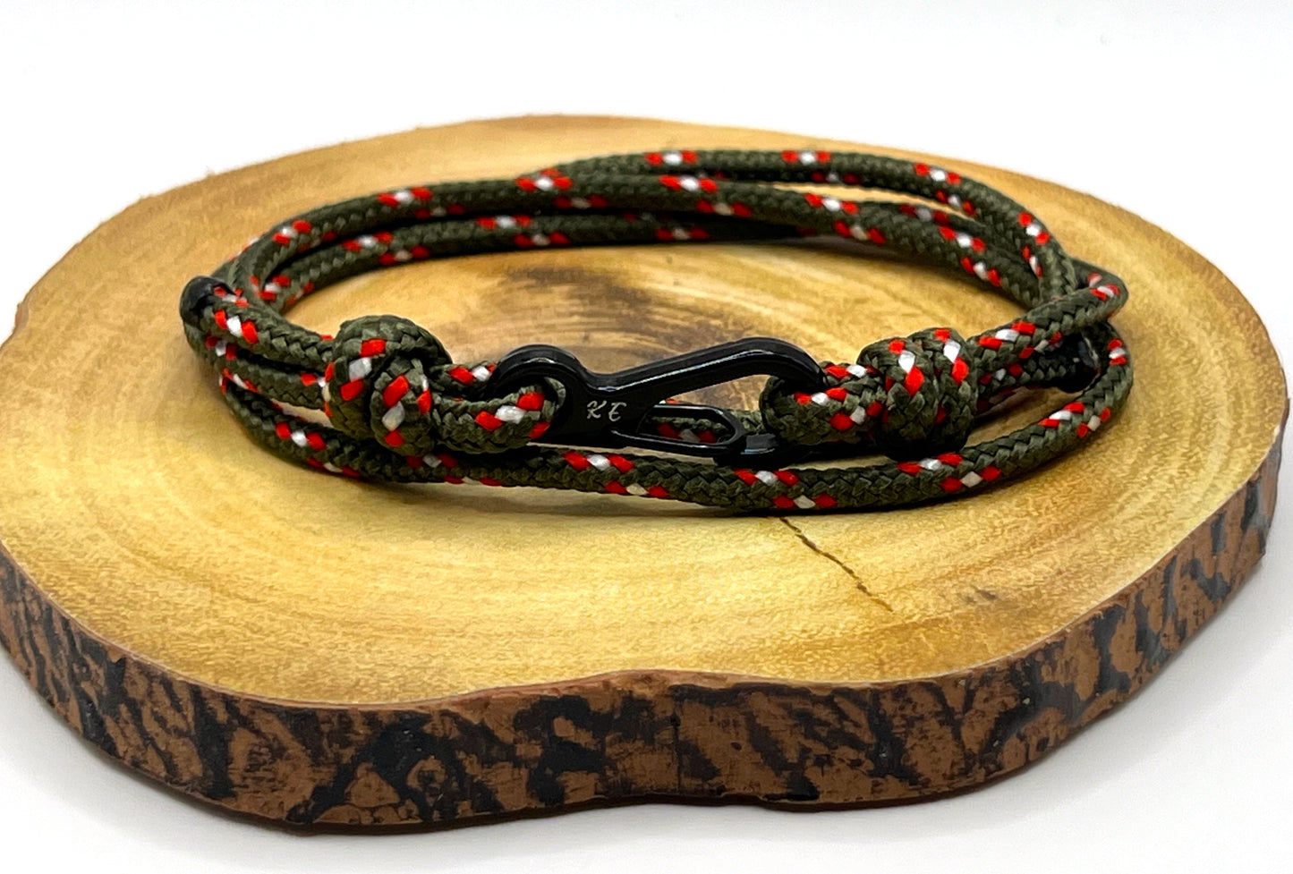 Adjustable Fern Green Camo Carabiner Rope Bracelet - KarooEarth