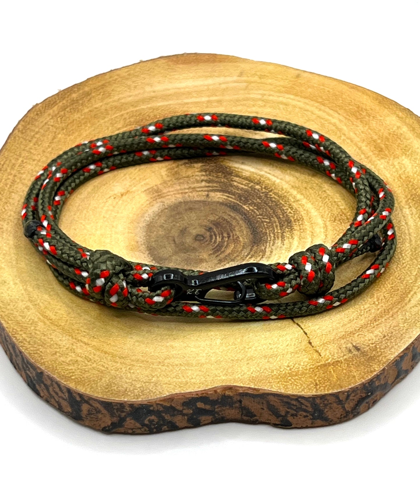 Adjustable Fern Green Camo Carabiner Rope Bracelet - KarooEarth