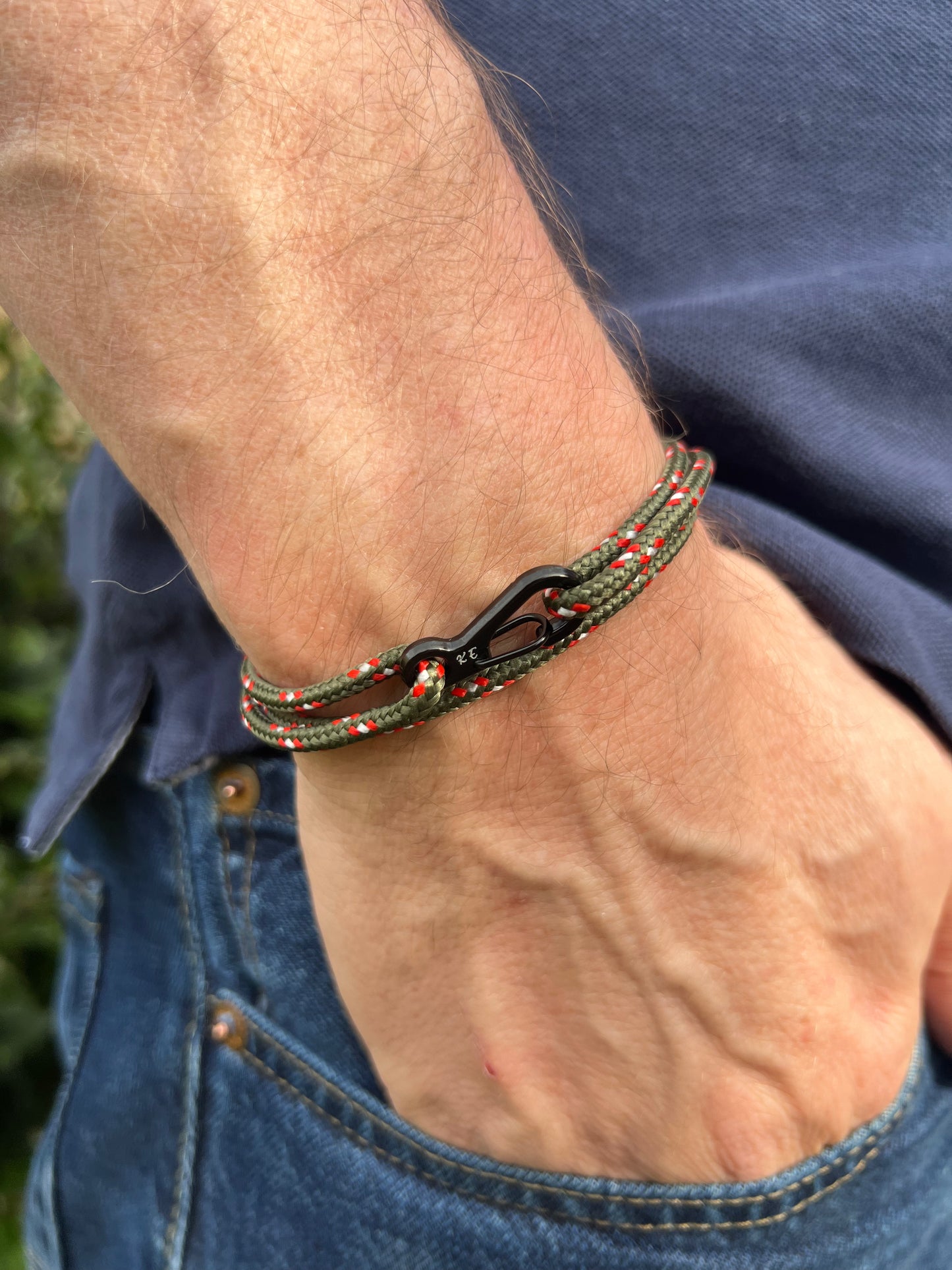 Adjustable Fern Green Camo Carabiner Rope Bracelet - KarooEarth